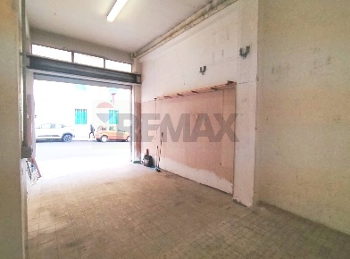 Foto Magazzino a Ancona Piano di 35 m² con 1 locali in vendita