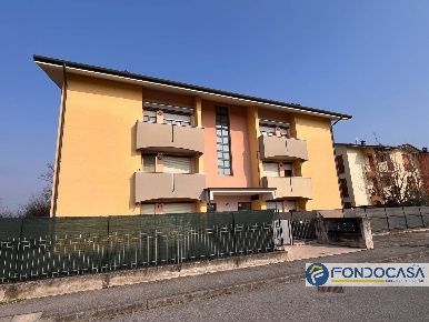Foto Appartamento in Via San Francesco d'Assisi, Palosco di 90 m²