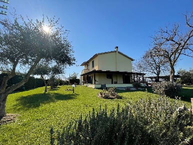Foto Rustico in MARSILIANA, Manciano di 180 m² con 10 locali in vendita