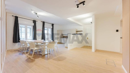 Foto Appartamento a Padova Stazione di 220 m² con 8 locali in vendita