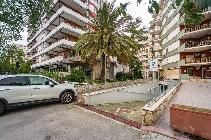 Foto Posti auto in Via Giuseppe Sciuti 85 H, Palermo Notarbartolo - Sciuti