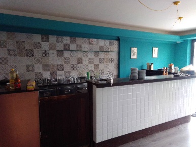 Foto Attività commerciale in via sacco e vanzetti, Palaia Forcoli di 115 m²