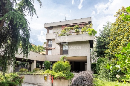 Foto Posti auto in VIA CADORNA 3, Busto Arsizio Frati di 14 m² con 1 locali