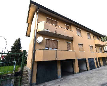 Foto Appartamento in ROMA 2, Bernareggio Centro di 90 m² con 3 locali