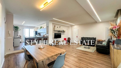 Foto Appartamento in Viale Scala Greca 483, Siracusa di 158 m² con 5 locali