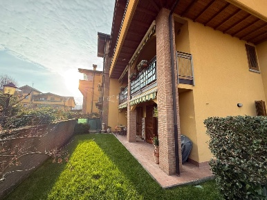 Foto Appartamento in Via De Gasperi 30 Trezzano Rosa 30, Trezzano Rosa