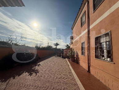 Foto Appartamento in Via ANTICOLI CORRADO 10, Nettuno di 80 m² con 4 locali