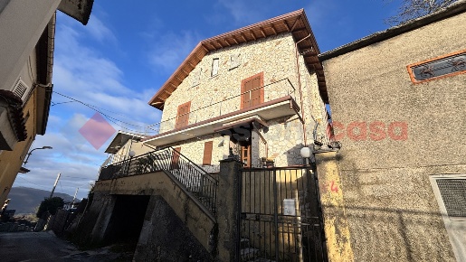 Foto Appartamento in Via Croce 4, Torre Cajetani Torre Caietani di 160 m²