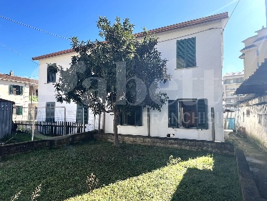 Foto Appartamento in Via Leone Marsicano 2, Venafro Centro di 63 m²