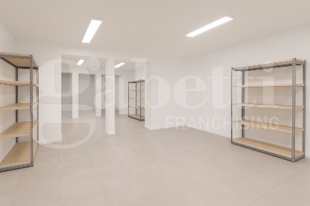 Foto Negozio in San Polo, Venezia San Polo di 76 m² con 4 locali in affitto