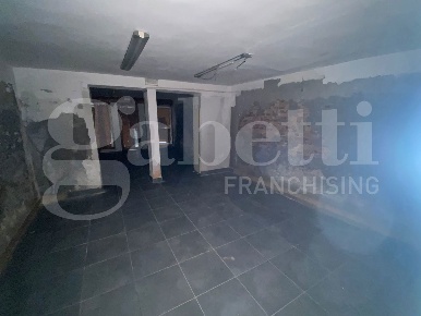 Foto Negozio in San Polo, Venezia San Polo di 76 m² con 4 locali in affitto