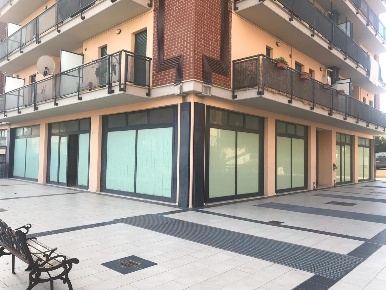 Foto Negozio in Locale commerciale, Terni Gabelletta di 325 m² con 2 locali