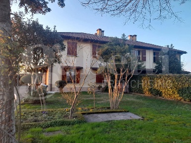 Foto Villa unifamiliare in Stelloni Levante, Calderara di Reno di 200 m²