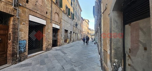 Foto Negozio in Via camollia 189, Siena Lizza - Camollia di 82 m²