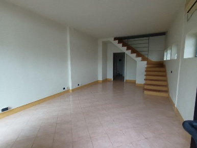 Foto Locale commerciale a Lucca San Vito di 75 m² con 2 locali in vendita