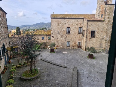 Foto Appartamento a Suvereto Centro di 100 m² con 5 locali in vendita