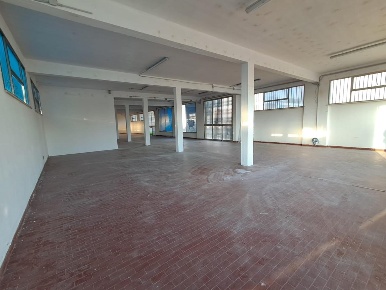 Foto Capannone industriale a Vicopisano Centro di 400 m² con 2 locali
