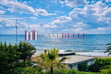 Foto Appartamento a Pietrasanta di 130 m² con 5 locali in vendita