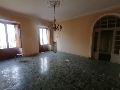 Foto Appartamento a Gallicano Centro di 150 m² con 8 locali in vendita
