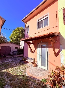 Foto Casa indipendente a Cascina Navacchio Nord - Zambra di 110 m²