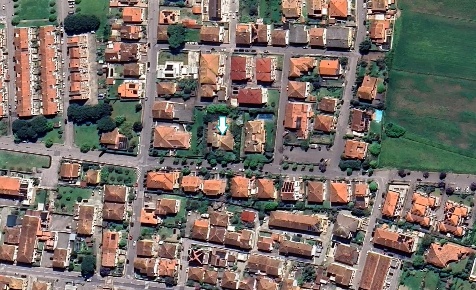 Foto Villa unifamiliare a Ponsacco Centro di 619 m² con 8 locali in vendita