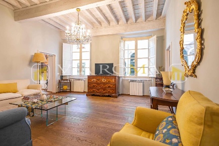 Foto Appartamento a Lucca Piazza Anfiteatro - Torre Guinigi di 190 m²