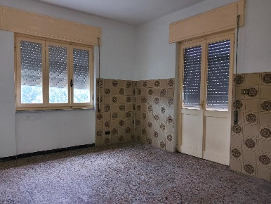 Foto Case semi ndipendenti a Luni Ortonovo di 100 m² con 4 locali