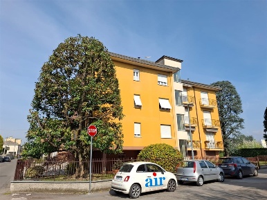 Foto Appartamento in Via Canova, Meda di 90 m² con 3 locali in vendita