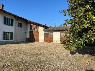 Foto Casa indipendente in Strada Vecchia di Bricherasio, di 475 m²