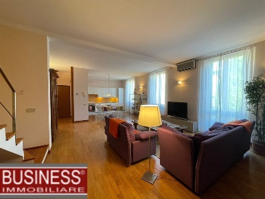 Foto Appartamento in Via Vincenzo  Civerchio, Milano Zara di 140 m²