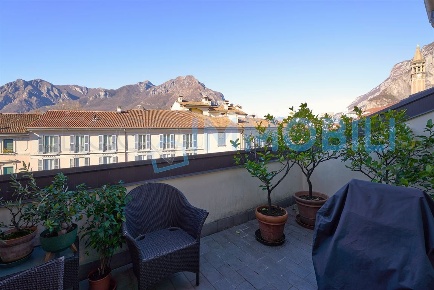 Foto Appartamento in vicolo airoldi, Lecco Centro di 90 m² con 3 locali