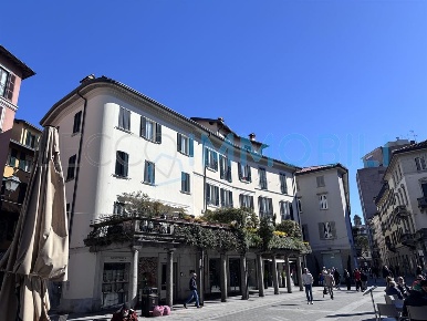 Foto Appartamento in vicolo airoldi, Lecco Centro di 90 m² con 3 locali