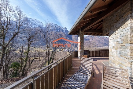 Foto Villa unifamiliare a Primaluna di 249 m² in vendita