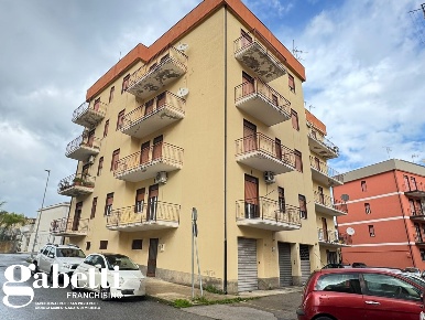 Foto Appartamento in Via Letterio D'Amico 14, Patti Centro di 90 m²