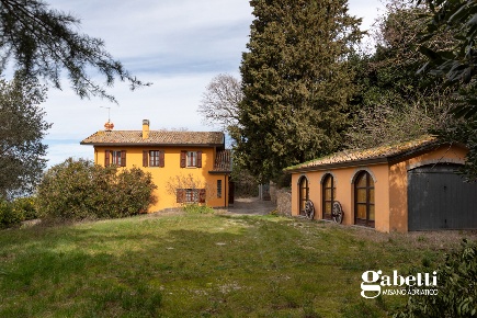 Foto Villa unifamiliare in Friuli, Tavullia di 420 m² con 6 locali