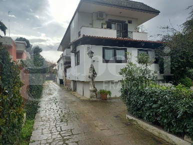 Foto Villa unifamiliare in Bitritto, Bari Santa Caterina di 220 m²