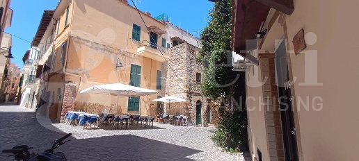 Foto Negozio in Via DEL BALUARDO 38, Nettuno Centro di 34 m² con 1 locali