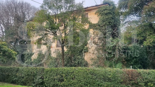 Foto Rustico in Via OLIVÃ¨ 70, Verona Montorio di 750 m² in vendita