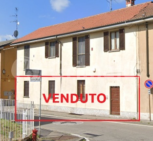 Foto Negozio in Via Marconi 50, Albairate Centro di 183 m² con 1 locali