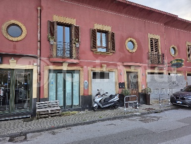 Foto Negozio in Lago Grande Ganzirri, Messina Ganzirri di 300 m² in vendita