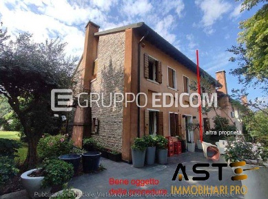 Foto Appartamento in Via Guizze, Villorba Lancenigo Villorba di 319 m²