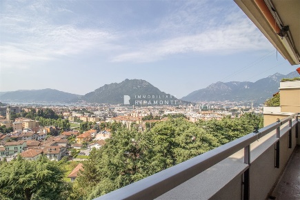 Foto Appartamento in Via Ai Poggi, Lecco Acquate di 135 m² con 4 locali