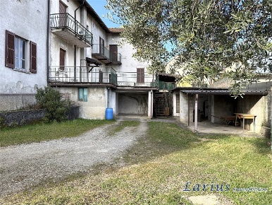 Foto Case semi ndipendenti in Via Santuario, Monguzzo Fornace di 143 m²