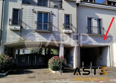 Foto Box in Via Jacopo Crescini con ingresso dal civico n. 76, Padova