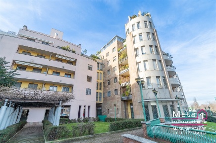 Foto Box in Via Bruxelles, San Donato Milanese Centro di 16 m² con 1 locali