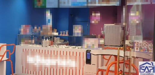 Foto Attività commerciale in Via Vittorio Emanuele II, Monza Centro Storico