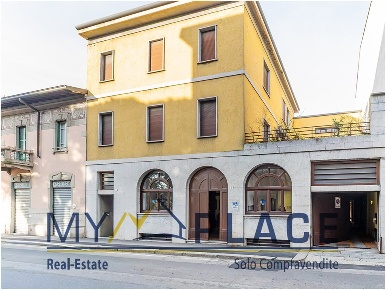 Foto Casa indipendente in Via Aspromonte, Lecco Centro di 851 m² in vendita