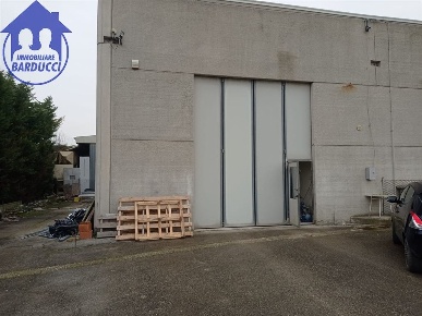 Foto Capannone industriale a San Mauro Pascoli di 214 m² con 2 locali
