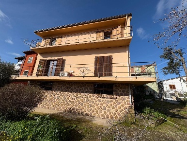 Foto Villa unifamiliare in VIA GIOVANNI XXIII 8, Ozieri Centro di 345 m²