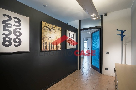 Foto Appartamento in Piazza Aldo Moro 24, Grassobbio di 71 m² con 2 locali